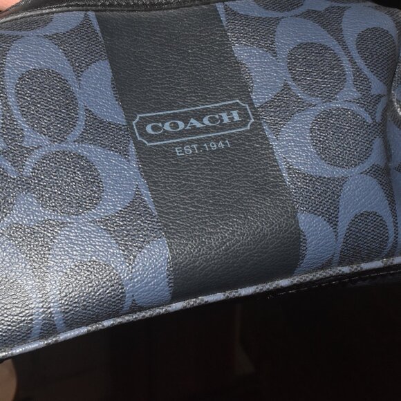 COACH Blue Leather All Over C Dopp Kit Make up BAG - Picture 2 of 7